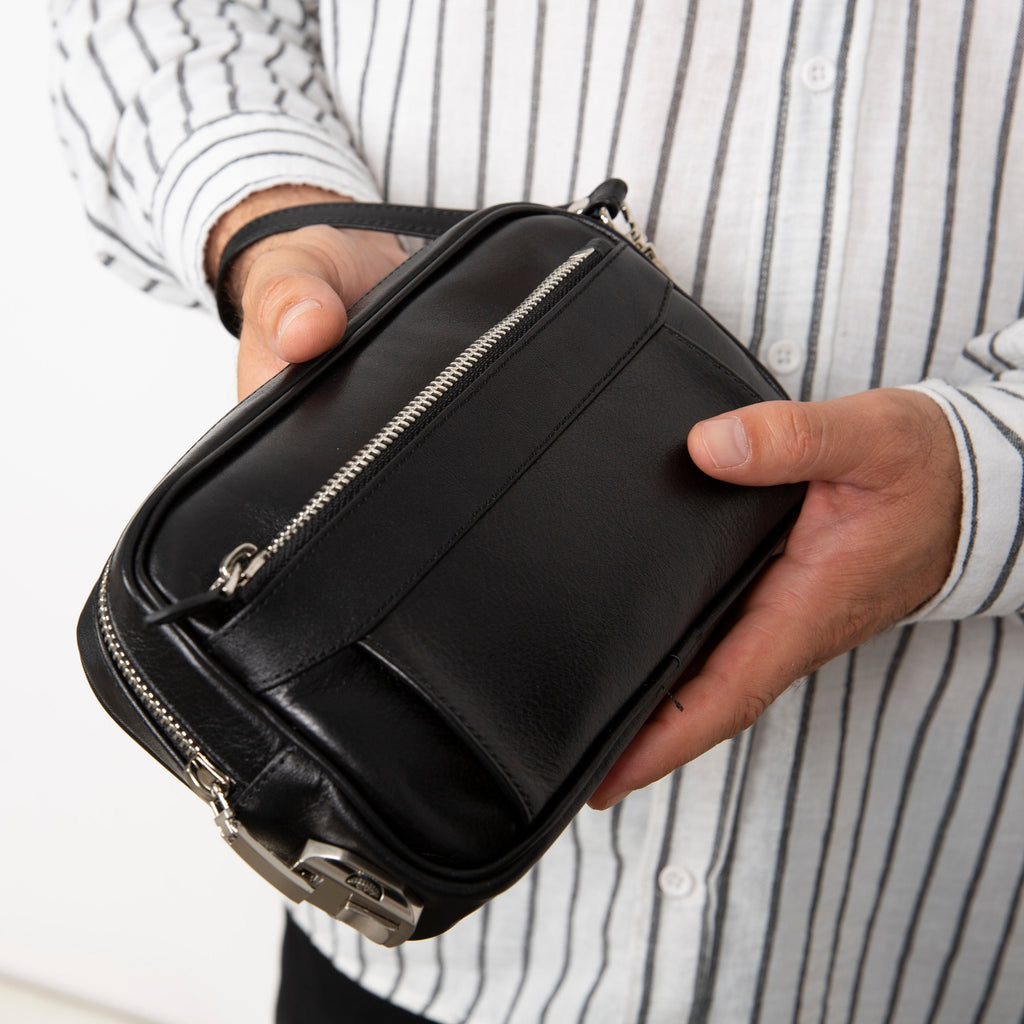 Fresno Leather Clutch – Secure Travel Wallet with Lock